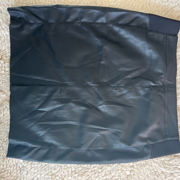 Sunday in the City PU leather midi skirt size 18 BNWT - Picture 5 of 6